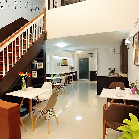 Baan Namtarn Guest House Bangkok Bagian luar foto
