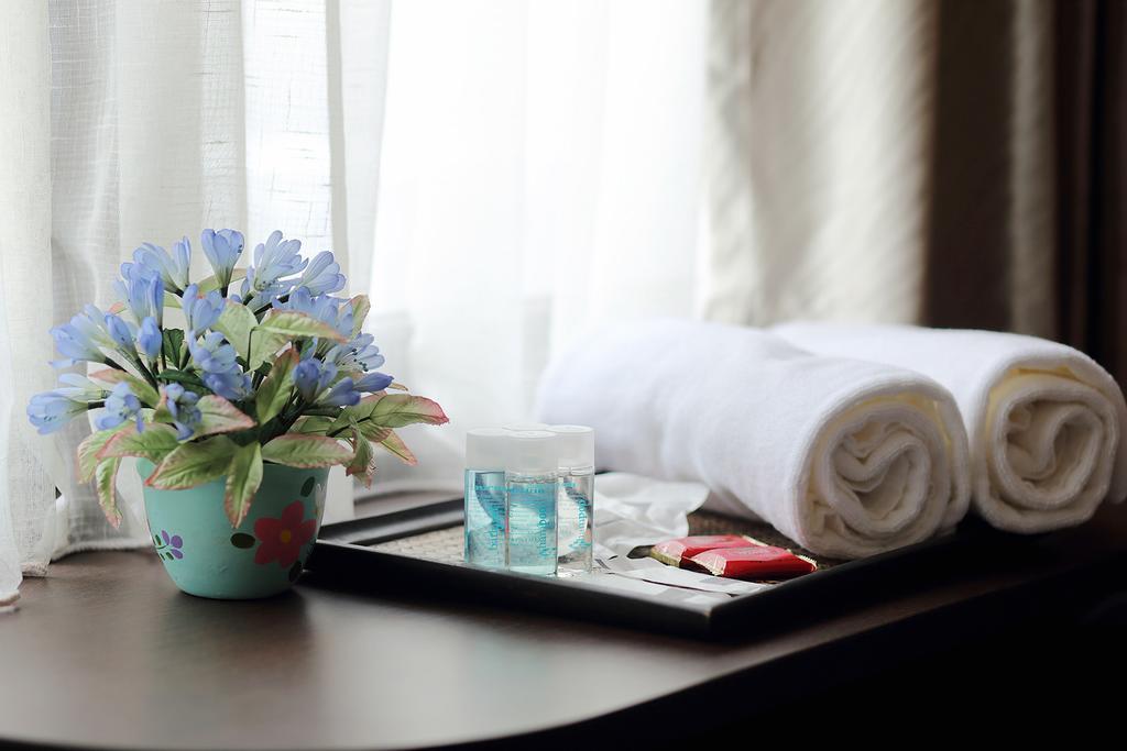 Baan Namtarn Guest House Bangkok Bagian luar foto