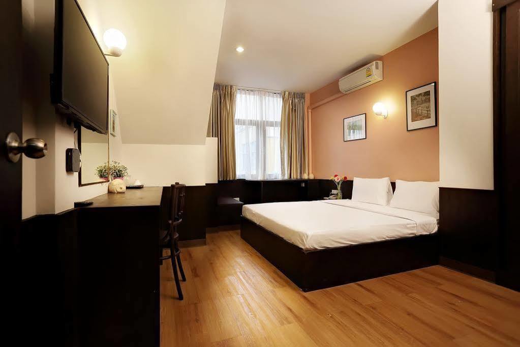 Baan Namtarn Guest House Bangkok Bagian luar foto